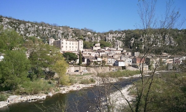 Ein Dorf an der Ardeche